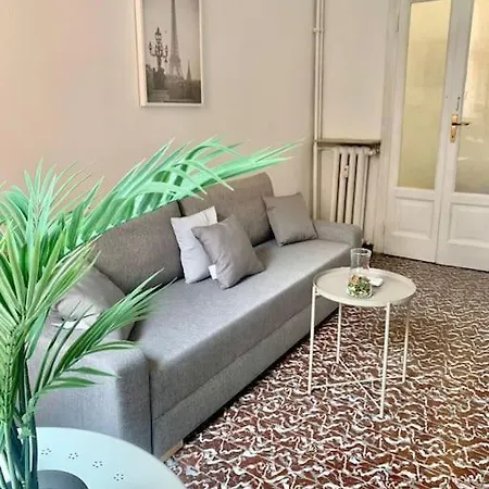 Apartment In The Center Of / P.ta Venezia Milan